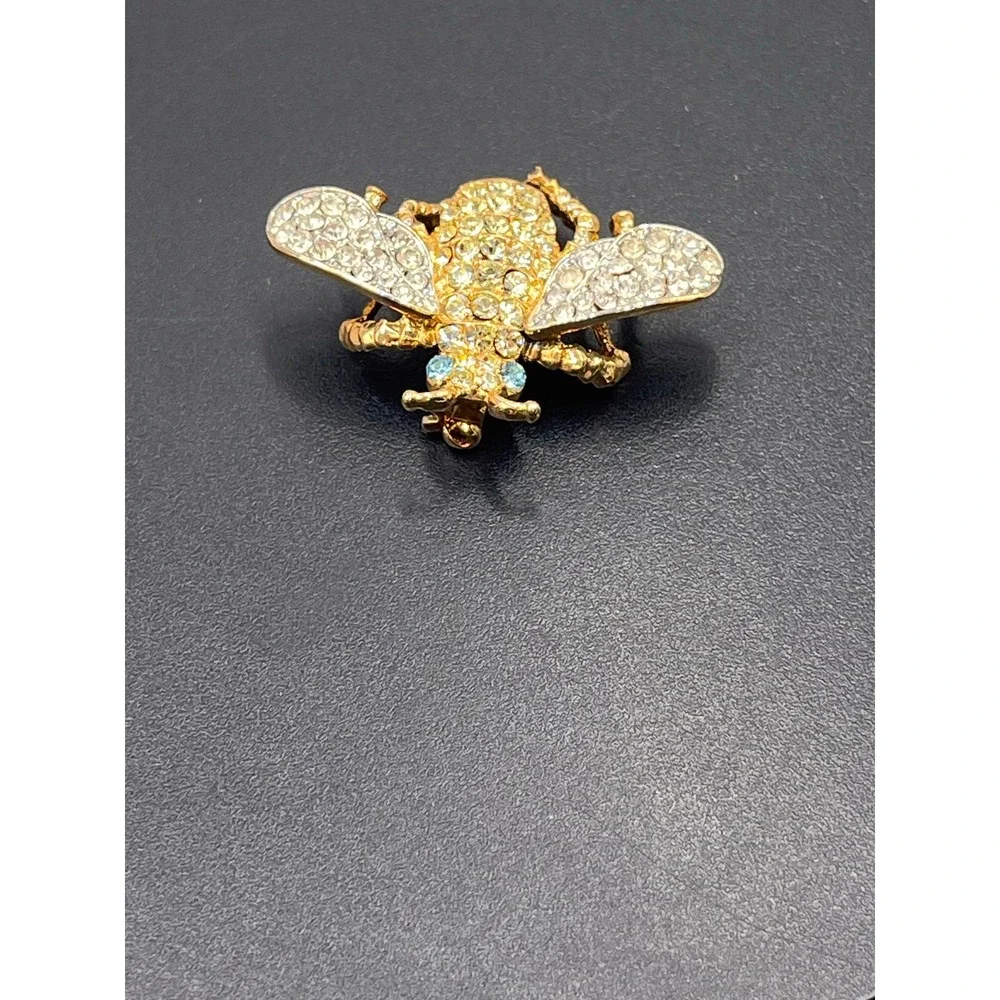 Kenneth Jay Lane KJL Signed Gold Tone Rhinestone Queen‎ Bee Blue Eyes Brooch Pin